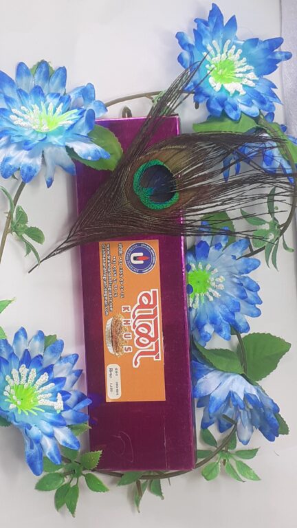 Kapoor Agarbatti incense sticks, infused with the calming aroma of camphor, offer a fragrant journey into a realm of purity and tranquility. Elevate your space and meditation practice with this captivating fragrance, creating an ambiance of serenity and inner calm. Each stick carries the essence of traditional purity, promoting cleansing and devotion.